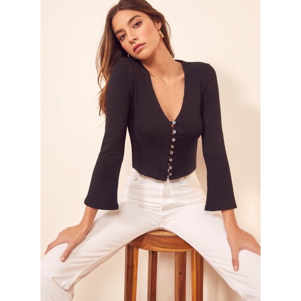 Reformation Gellar Long Sleeve
Ribbed Black Button Cardigan Top sz Small
